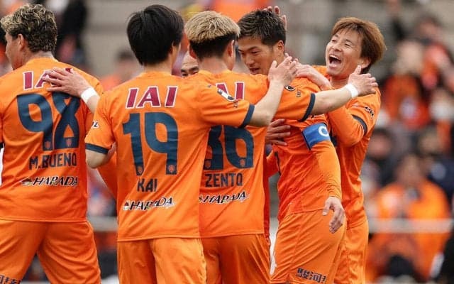 エース北川航也の2発で清水が5試合ぶり白星！ 2度オフサイドに泣いた湘南は連敗喫する【明治安田J1第7節】