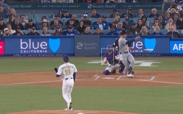 「すごい球だ」山本由伸、内角に食い込む“新魔球”「軌道エグい」 相手主砲がフルスイング“空振り三振”… ファン騒然