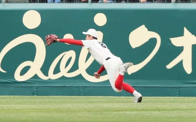 智弁和歌山の俊足外野手がスーパーキャッチ！チームを救う超絶美技にスタンドから大歓声！【センバツ】