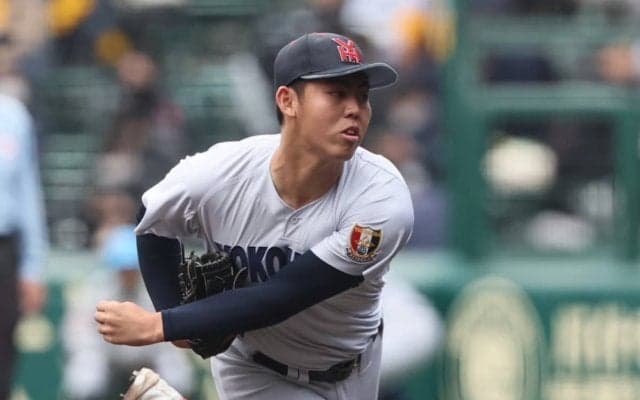 横浜背番号18左腕が\"魂の1球\"で優勝に貢献！味方捕手も絶賛｢最高のボール｣【センバツ】
