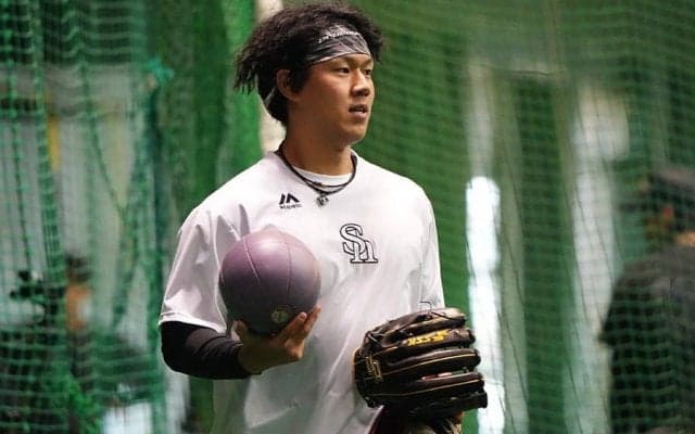 鷹24歳が激白…本拠地の浴室でまさかの事態　使ったシャンプーの持ち主に仰天