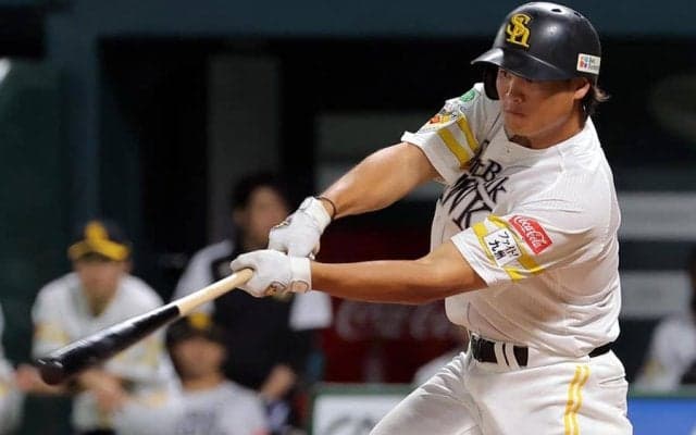 鷹の大砲は「なんで2軍におるん？」　覚醒気配の3ランでファン待望「今すぐ1軍へ」