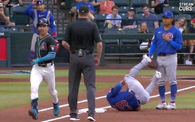 めっちゃ嬉しそう！ カブス今永昇太が“神リアクション”「これが愛される理由」 味方の体を張った好プレーに見せた“ほっこりシーン”