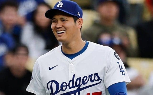 “新作”大谷翔平にX衝撃「顔から腕生えてる」　先輩の追加イラストが「右打者」