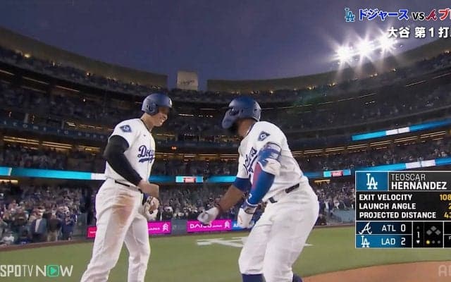 フリーマン任せとけ！ド軍・代役3番、豪快弾で大谷翔平と“歓喜のマッチョポーズ” 「大谷さんが少年の顔」ファン注目