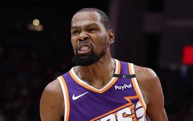 サンズに大打撃…ケビン・デュラントが足首負傷し1週間欠場、逆転PS進出に黄色信号