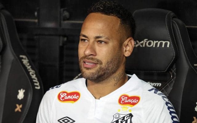 ネイマールがまた問題を起こす…サントスの開幕戦欠場で観戦回避もキングス・リーグに登場