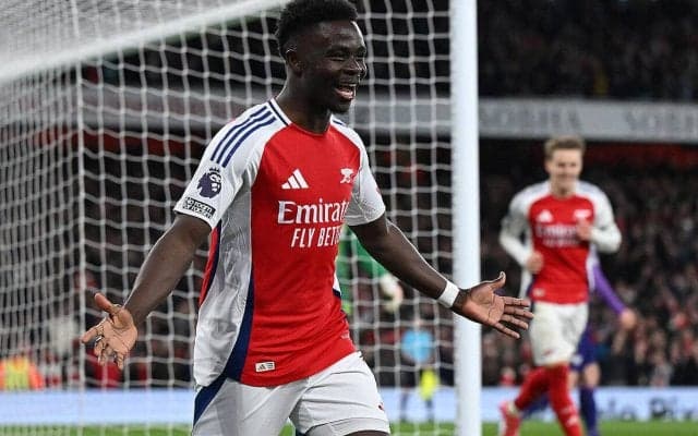 復帰サカのゴールが決勝点！　ガブリエウ負傷もアーセナルがロンドンダービー連勝！【プレミアリーグ】