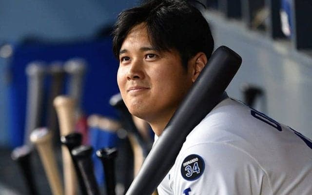 ド軍投手陣が着用する“日本人シャツ”「流行ってるのかな？」　試合前に珍光景「可愛い」