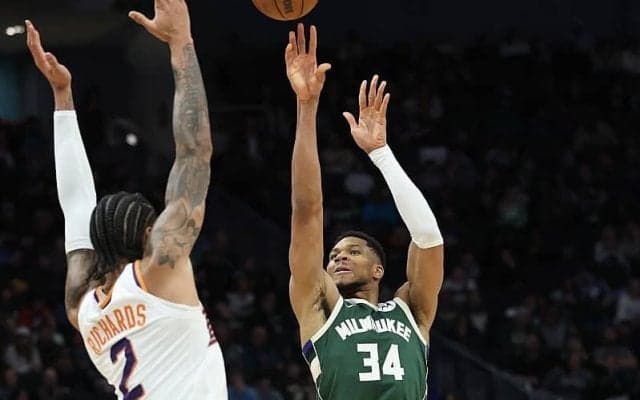 今世紀最高のFG成功率68.9%でバックスが連敗をストップ…1998年以来の高確率