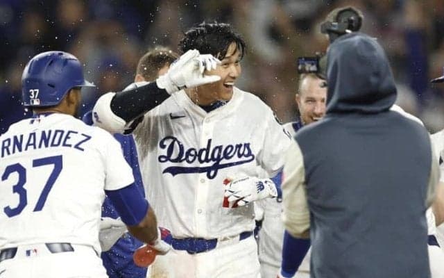 「狂っているほど優秀だ」大谷翔平、値千金のサヨナラ弾！ “史上初の8連勝”のド軍に米愕然「全く容赦がない」