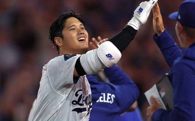 大谷翔平、サヨナラ弾でド軍劇的8連勝！　びしょ濡れで大はしゃぎ…ボブルヘッドデーで躍動