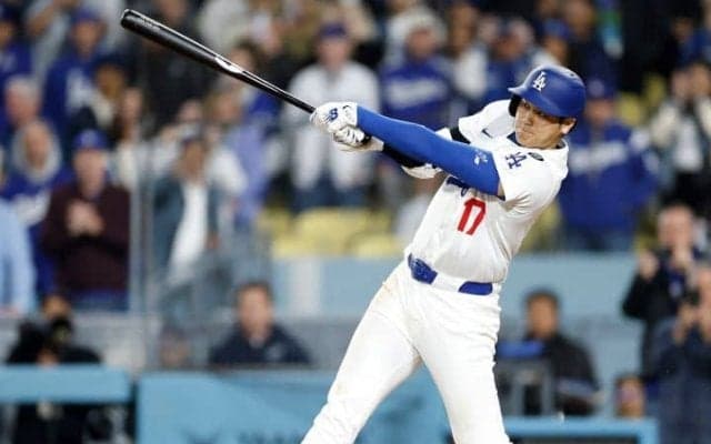 「ボブルヘッドデーなのでホームランを打てと言われて…」大谷サヨナラホームランでドジャース破竹の8連勝！ファンからの”ゲキ”も受け、自身の記念日をアーチで飾る