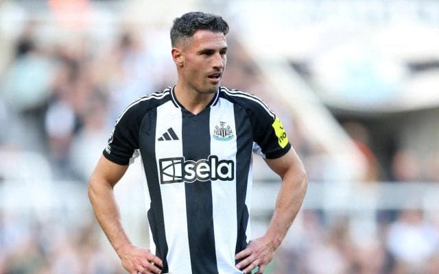 ニューカッスルが33歳のベテランスイス代表DFシェアと契約延長! 今季も33試合4ゴール