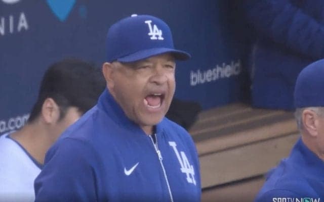 球場騒然！ド軍ロバーツ監督が激怒「怖っ…」「そりゃキレる」 先発スネルもイライラ… 球審の判定をめぐり不穏な雰囲気に