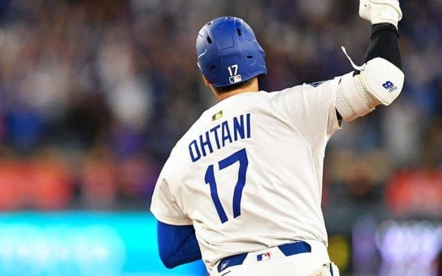 大谷翔平へ…繰り返した日本流の敬意　立ち会った現場、米記者は興奮「なんて夜だ」