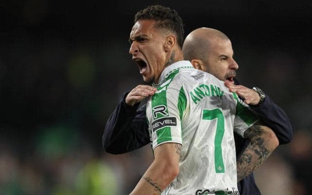 アーセナルがスペインで輝きを取り戻したブラジル代表FWを狙う？ アントニーに強い関心か