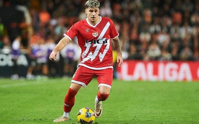 ラ・リーガで躍動のルーマニア代表SBを巡ってリバプール、シティが争奪戦か？