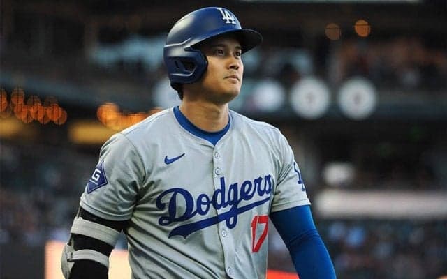 大谷翔平に“敵地の洗礼”？　スタメン発表で球場からブーイング…立ち上がるファンも