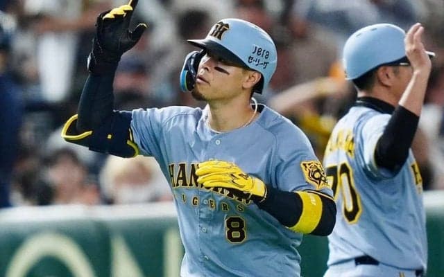 阪神、巨人に2連勝で貯金1　佐藤輝が1試合2発で両リーグトップ4号、近本が勝ち越し弾