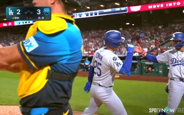 大谷翔平の“コスデコ”ポーズが新流行！？CMで見せたあの決めポーズが浸透中 好調エドマンも2ラン後に披露