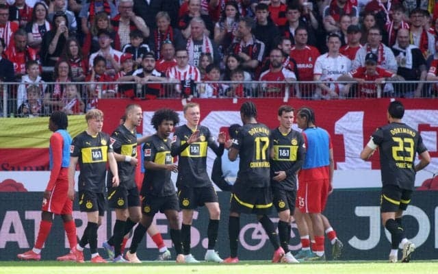 CLバルセロナ戦控えるドルトムントがフライブルクに4発快勝、フル出場の堂安律はで後半早々に決定機も…【ブンデスリーガ】