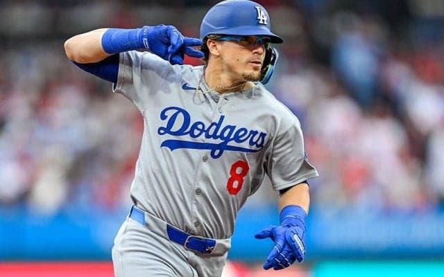 大谷翔平が「いじられまくっとる」　同僚が続々模倣…浸透するポーズは「経済効果ヤバそう」