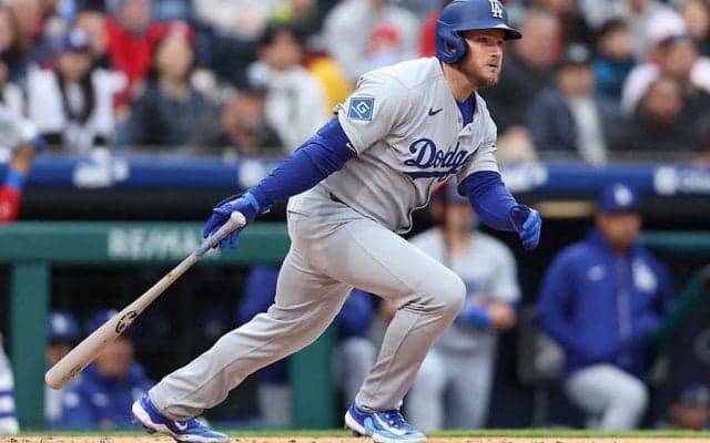 大谷翔平の“決めポーズ”を美人レポーター解説　放送席も興味津々「なるほど！」