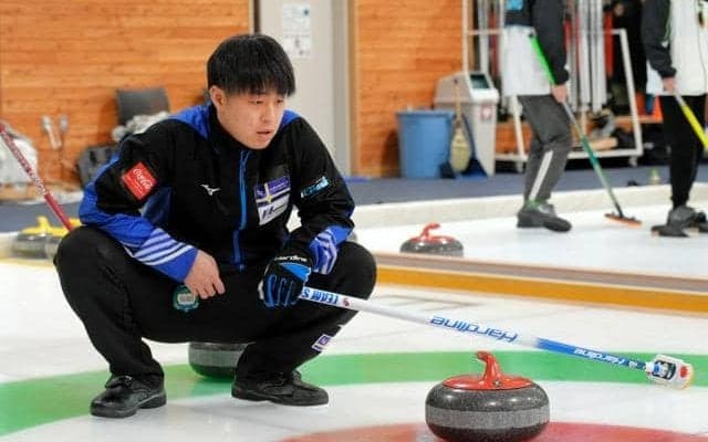 世界ジュニアカーリング選手権　大学生が公開練習　男子は21年ぶり