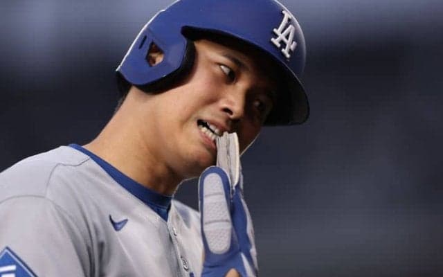 大谷翔平、高めストライク判定に悔しい表情…6年ぶりサイクル安打王手も8回は見逃し三振