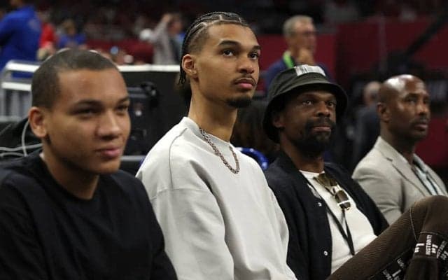 “怪物”ウェンバンヤマが新ヘアスタイル披露…今季絶望の静脈血栓症で療養中