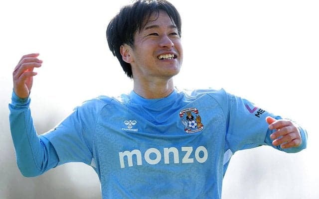 英2部コヴェントリーで主力担う坂元達裕が2027年まで契約延長！　「目標はプレミアに昇格すること。それを信じています」