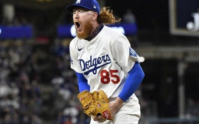 “黒のテンガロンハット”のド軍右腕が「とても格好いい！！」トランプ米大統領と2ショット公開で「なんというコンビ」