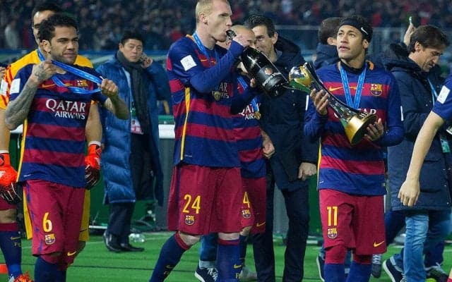 元バルセロナDFが意外なセカンドキャリア…スポーツ用品店の売り場で勤務