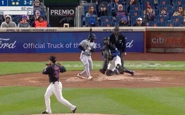 何を投げた…？ メッツ千賀滉大、“想定外の魔球”に打者パニック「冷静すぎる」タイミング狂って“空振り三振”→呟きながら去る「なんか言ってる？」