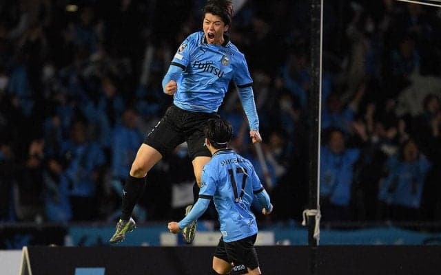 神奈川ダービーは川崎F・高井幸大の劇的ヘディング弾で壮絶ドロー！　横浜FMは4戦ぶり含む3ゴールも土壇場で勝利逃す…【明治安田J1リーグ第5節】