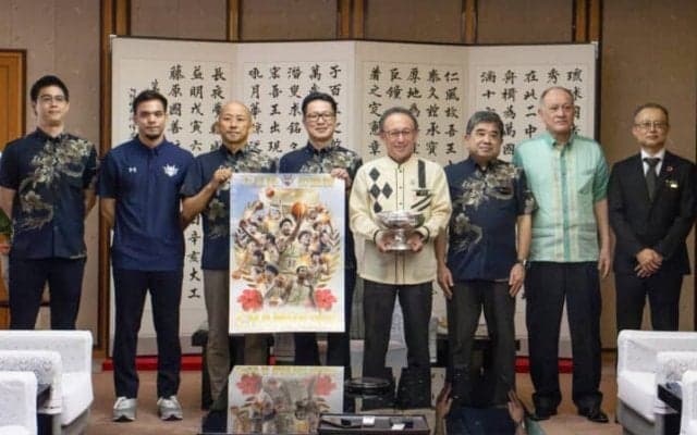 琉球が天皇杯初優勝を沖縄県知事へ報告…平良「これからも沖縄をもっと元気に」