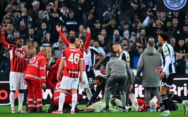 頭部負傷で交代のメニャン、病院直行も大事には至らず