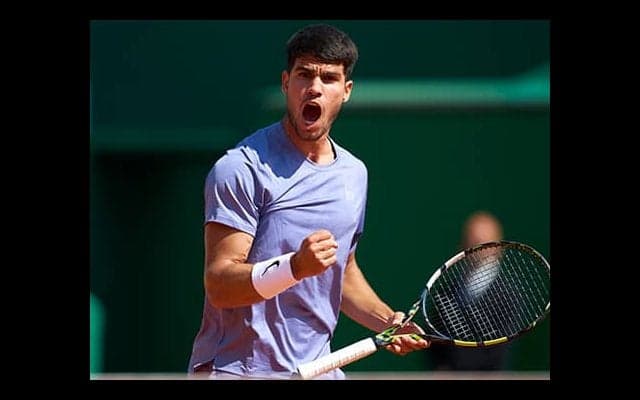  劣勢から逆転 アルカラス4強 