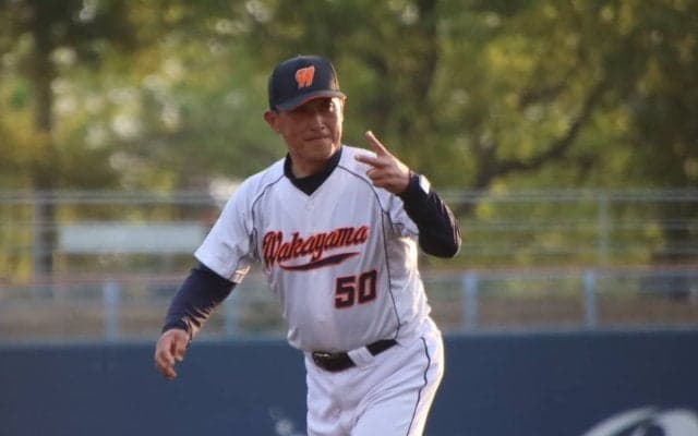 話題の「ノーサイン野球」を実践中の和歌山大指揮官、甲子園のエナジックの戦いを称賛【近畿学生】