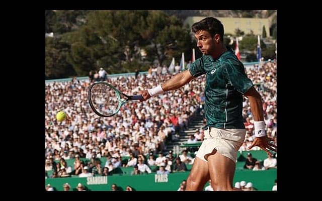  昨年王者下しマスターズ初4強 