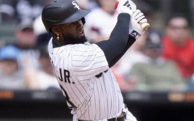 今季0本塁打、OPS.423の大砲をなぜ!? 米誌がド軍の電撃トレードを示唆「最大の疑問を改善。強力な右打者を加える」