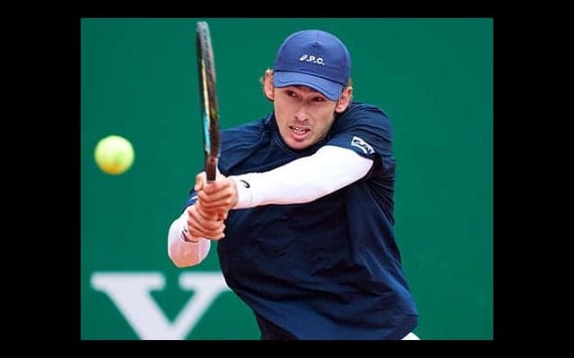  12年ぶり ダブルベーグルで4強 