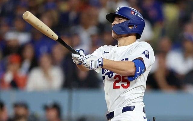 エドマン、MLBトップタイの6号3ラン　6回無失点の山本由伸も笑顔…本拠地熱狂