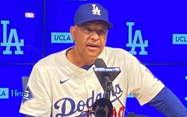 山本由伸をロバーツ監督大絶賛　強力打線を封じた“魔球”に脱帽「球界の中でも最高レベル」