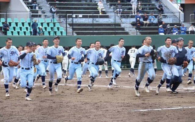 横浜清陵が公立校同士の激戦を制す！延長タイブレーク突入で主将が鼓舞「ここで負けたら甲子園と同じ」【神奈川】