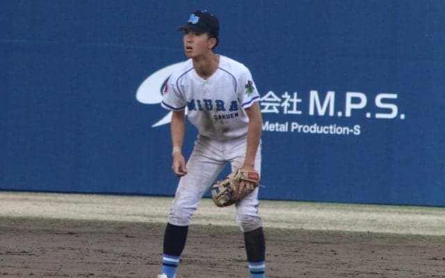 三浦学苑が茅ヶ崎北陵に苦しみながらも4回戦へ！好遊撃手の守備が冴え渡る
