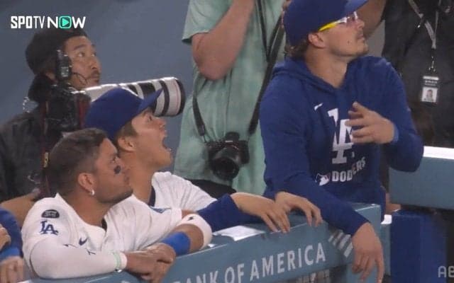 キターッ！圧巻ピッチングの山本由伸、“勝利確定”の3ランに身を乗り出して歓喜！絶好調エドマンは本塁打ランキング首位タイに