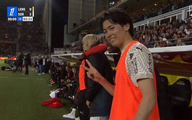 「公式いい仕事してるわ」「最強の癒しきた」中村敬斗＆伊東純也のにっこにこオフショットが話題沸騰「なにこれ可愛いんだけど」中村の呼びかけに伊東がはにかみサムアップ