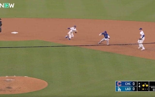 なんで…！？ カブス鈴木誠也、“予期せぬハプニング”「止まってる？」「走れよ…」 山本由伸を打ったのに… まさかの展開に「これは可哀想」